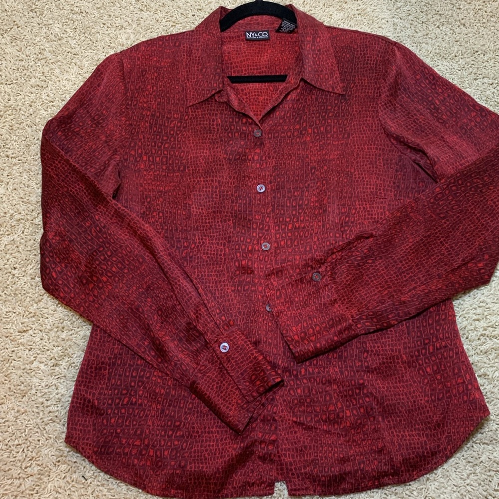 NY&CO 100% SILK Shirt Womens L Red Black Animal Print Button Up Long Sleeve